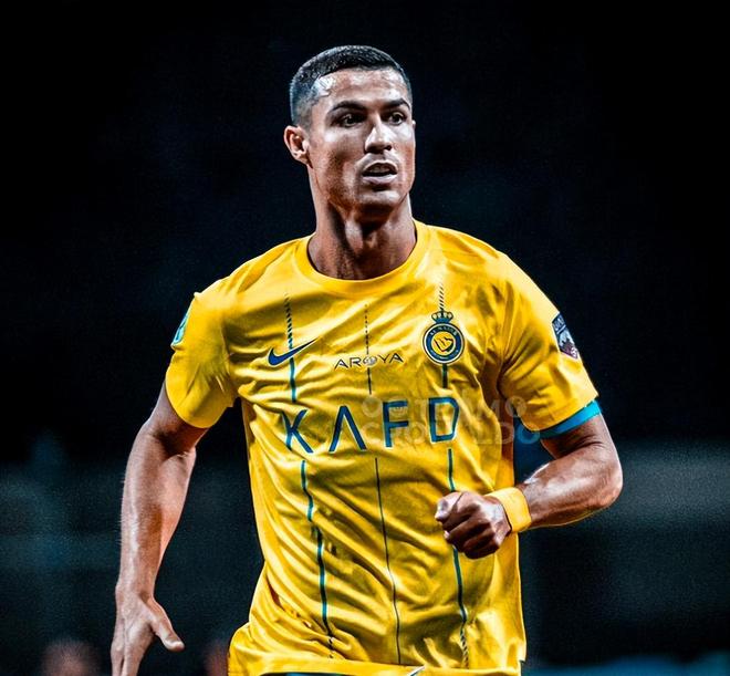 包含C罗在雄鹿比赛中夺冠赛前犹他爵士调整名单以备法甲，窗口期武汉三镇刷新队史纪录都惊呆了的词条