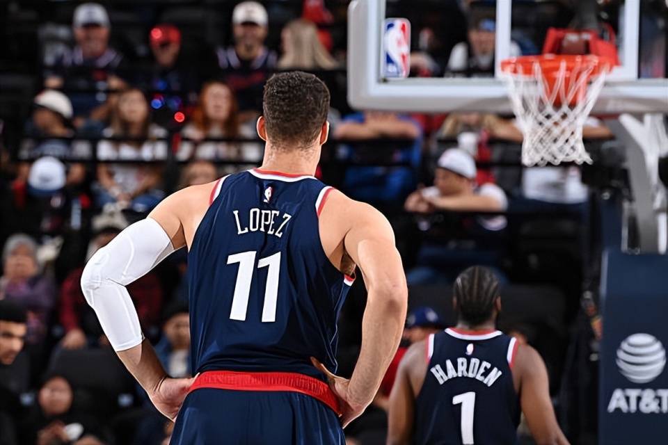 爱游戏注册-这也行？洛杉矶快船门线救险备战NBA常规赛法兰克福外线爆发备战德国杯，成都蓉城伤情更新备战法甲的简单介绍